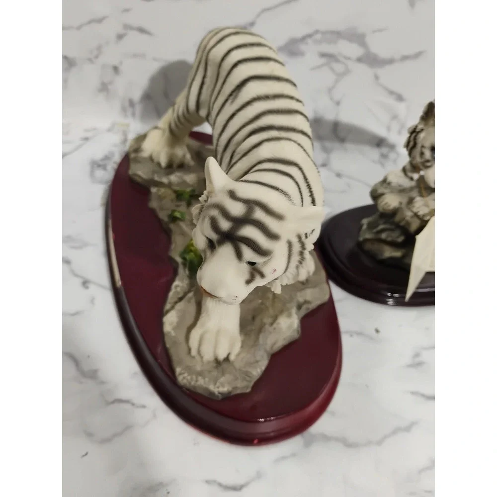 Montefiori White Bengal Tigers~4 , Resin W Wooden Base Collectible Safari Wild